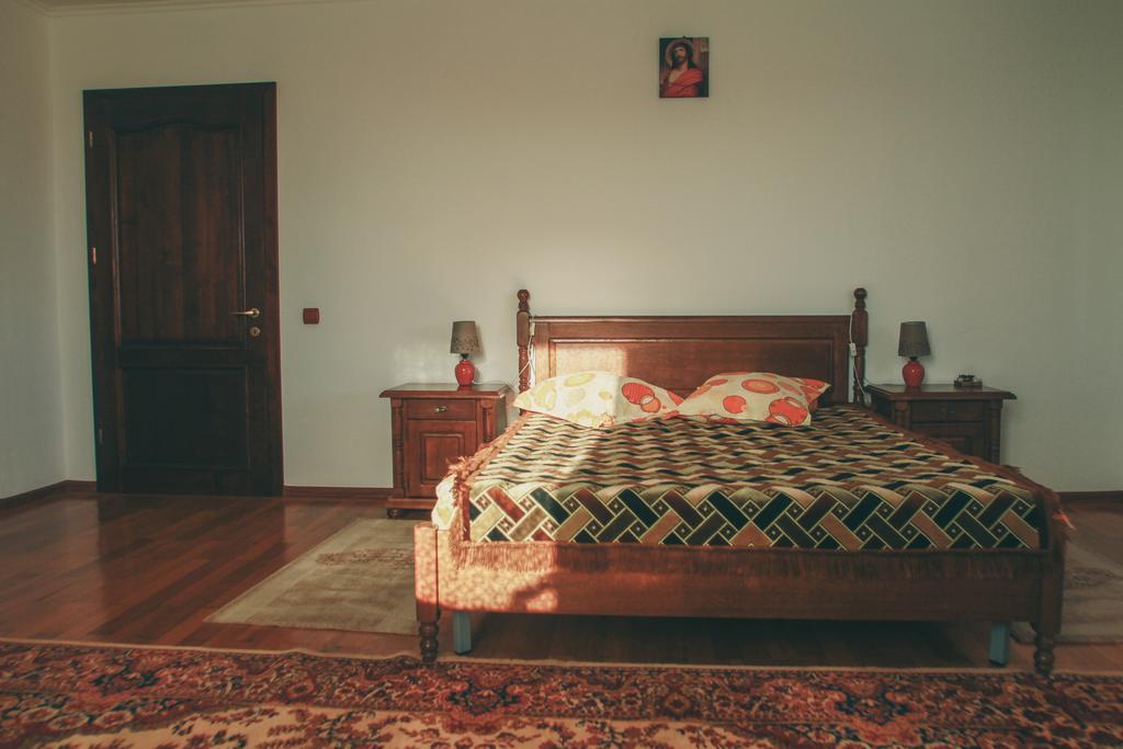 Casa Renti Hotel Novaci-Străini Eksteriør billede