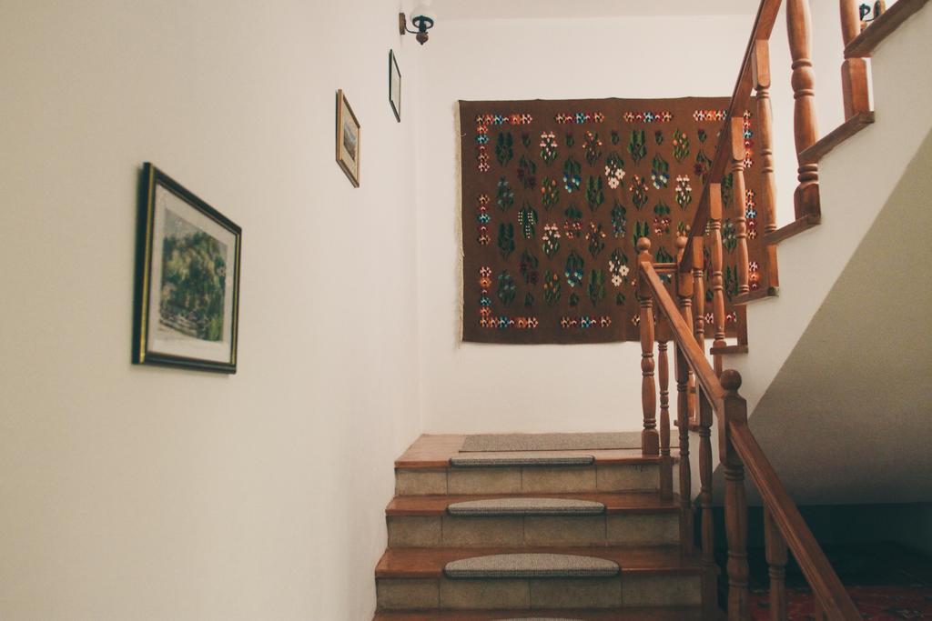 Casa Renti Hotel Novaci-Străini Eksteriør billede